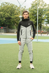 Nike Sportswear Tech Fleece - Gray and Black