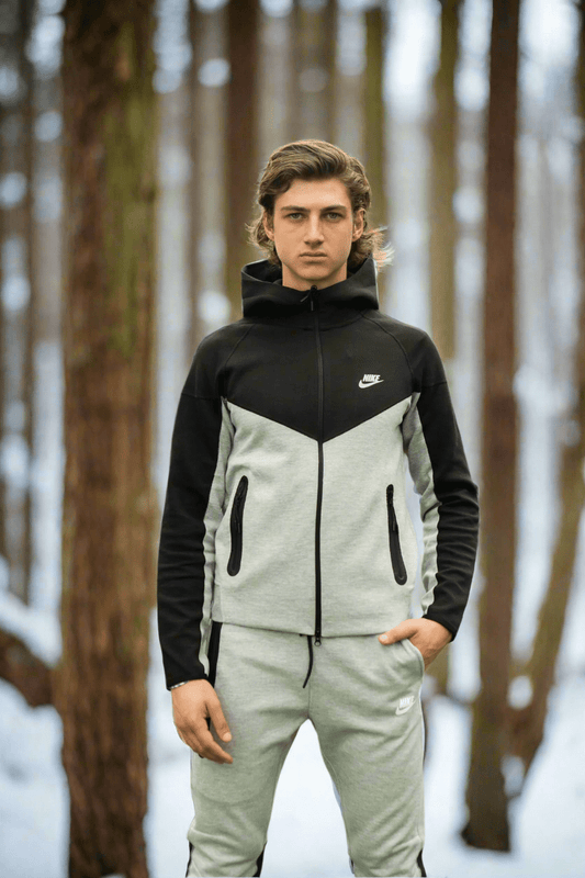 Nike Sportswear Tech Fleece - Gray and BlackTrendyWearTrendyWearNike Sportswear Tech Fleece - Gray and Black