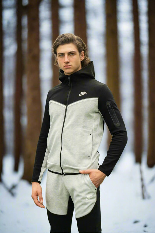 Nike Sportswear Tech Fleece - Black and greySporting GoodsMy StoreTrendyWearNike Sportswear Tech Fleece - Black and greySporting GoodsMy StoreTrendyWearNike Sportswear Tech Fleece - Black and grey