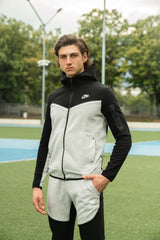 Nike Sportswear Tech Fleece - Black and grey