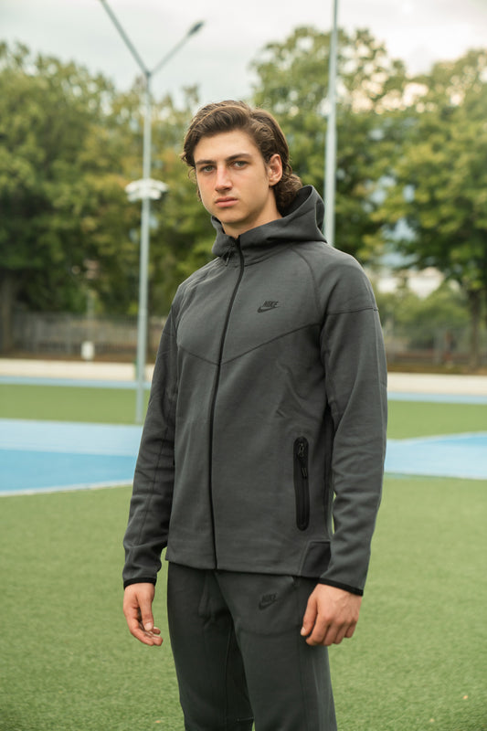 Nike Sportswear Tech Fleece - grafitno siva