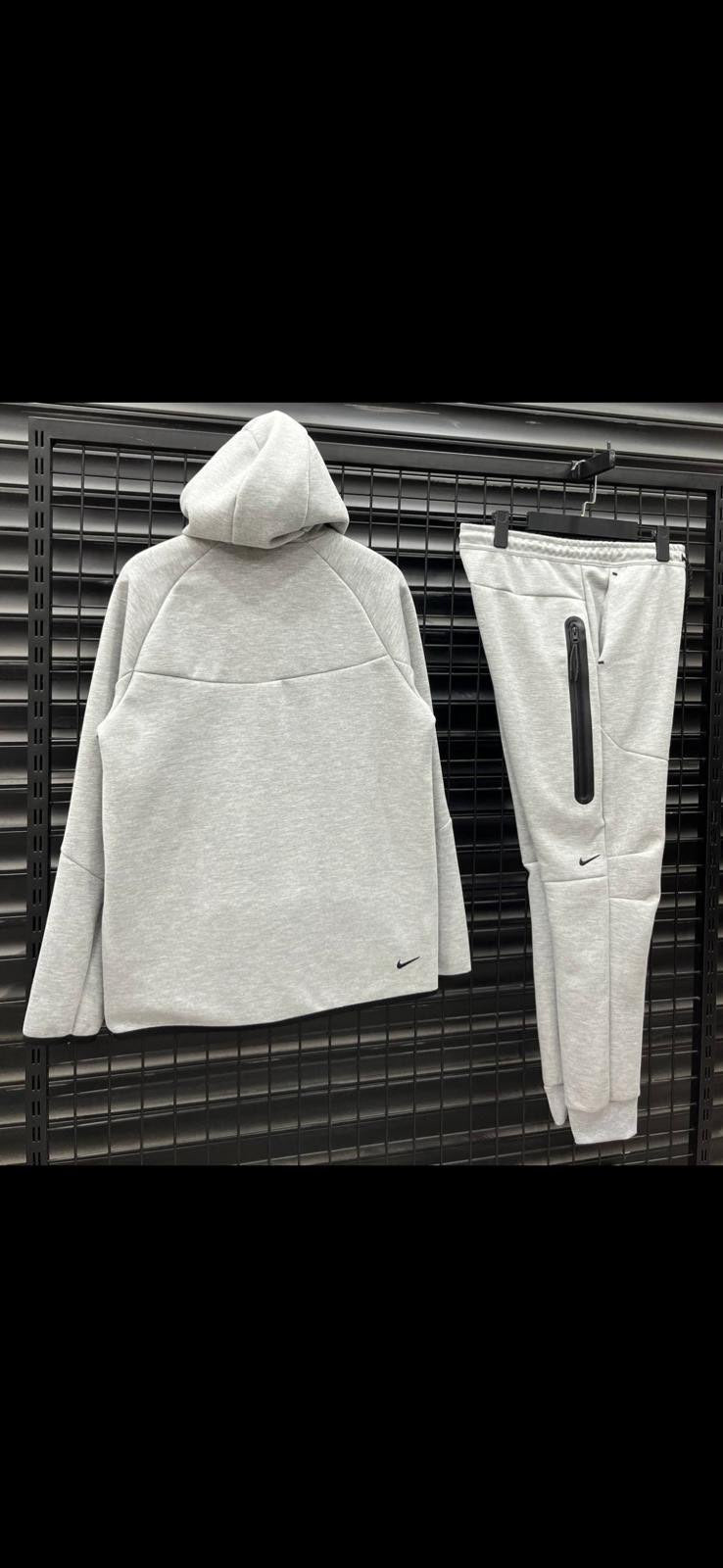 Nike Sportswear Tech Fleece - GreySporting GoodsTrendyWearTrendyWearNike Sportswear Tech Fleece - Grey