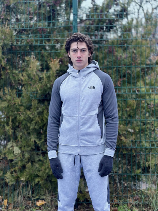 The North Face Tracksuit - GreySporting GoodsTrendyWearTrendyWearThe North Face Tracksuit - Grey